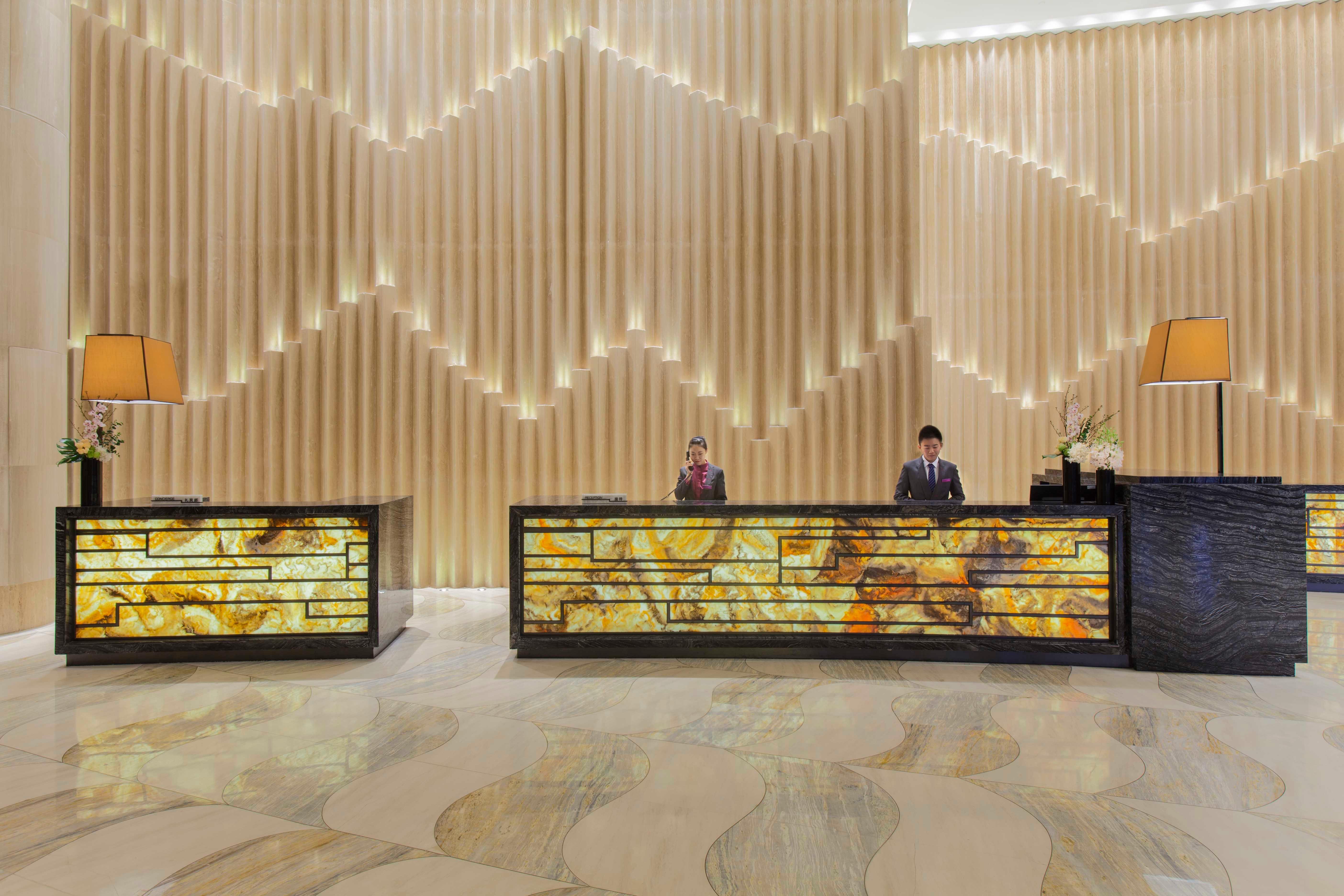 Crowne Plaza Tianjin Meijiangnan, an IHG Hotel Bagian luar foto