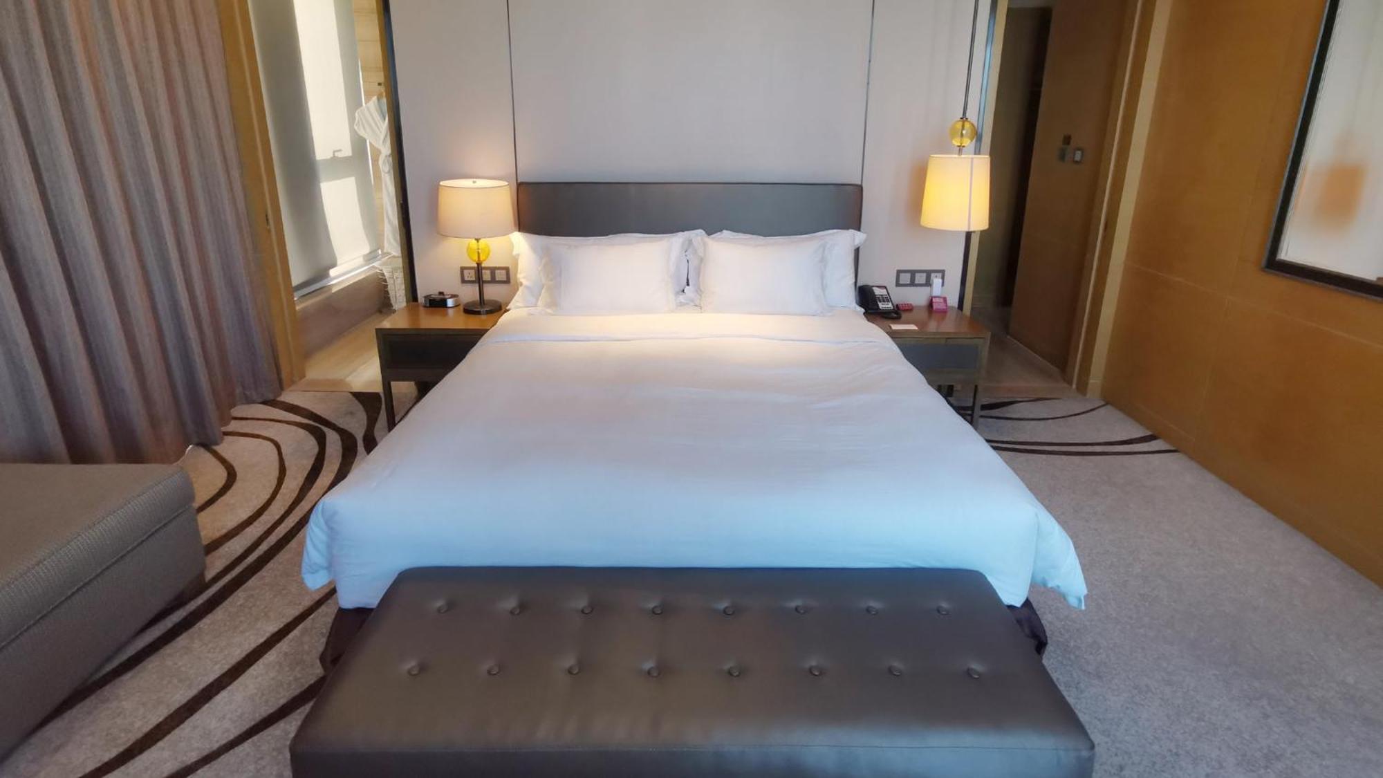 Crowne Plaza Tianjin Meijiangnan, an IHG Hotel Bagian luar foto