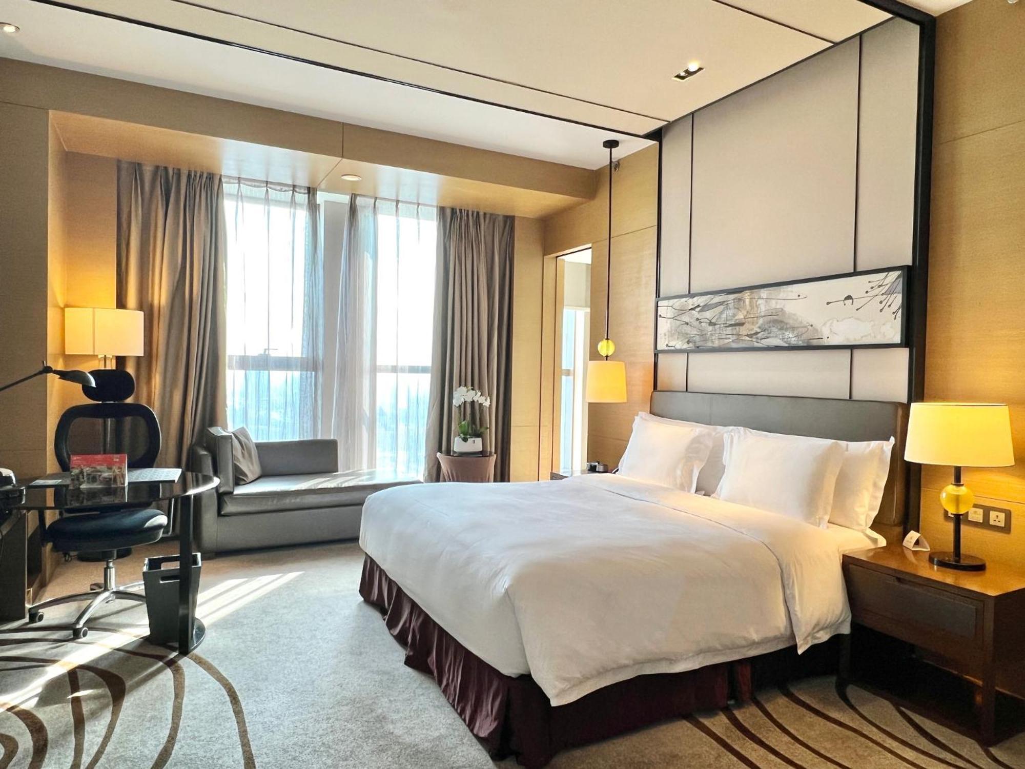 Crowne Plaza Tianjin Meijiangnan, an IHG Hotel Bagian luar foto